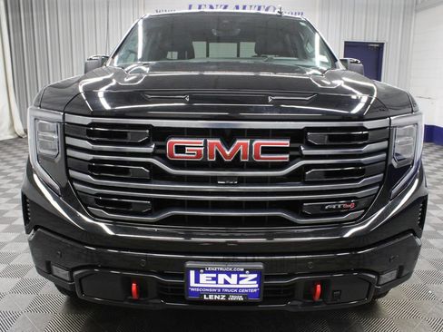Used 2025 GMC Sierra 1500 AT4 w/ Technology Package AWD/4WD image 59