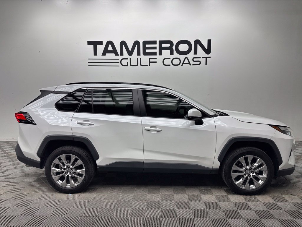 Used 2023 Toyota RAV4 XLE Premium FWD image 5