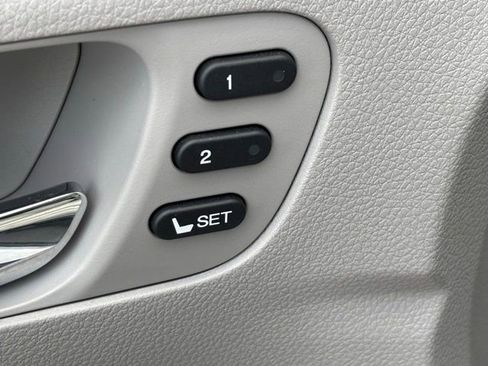 Used 2021 Honda Pilot Touring image 9