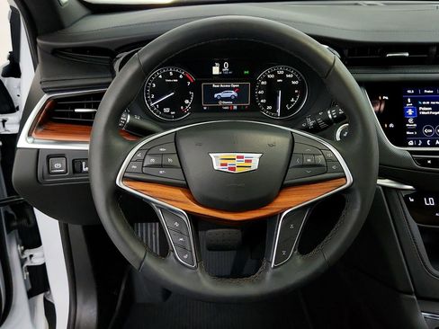 Certified 2025 Cadillac XT5 Premium Luxury w/ LPO, Floor Liner Package AWD/4WD image 19