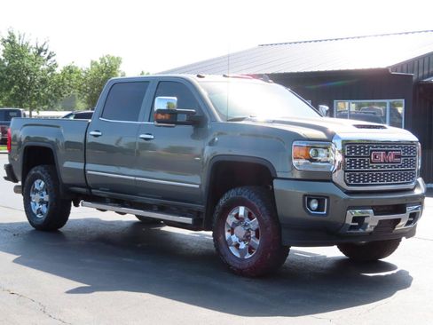 Used 2018 GMC Sierra 3500 Denali w/ Duramax Plus Package AWD/4WD image 53