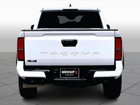 Certified 2024 Toyota Tacoma TRD Off-Road AWD/4WD image 5