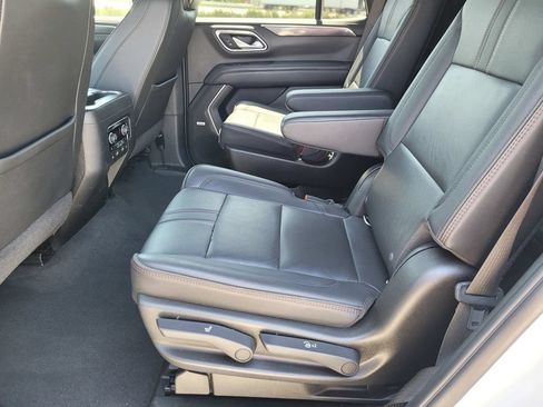 Used 2021 Chevrolet Tahoe RST w/ Luxury Package AWD/4WD image 11