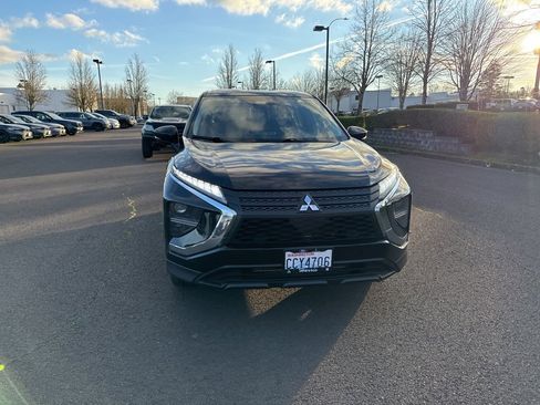 Used 2022 Mitsubishi Eclipse Cross LE image 2