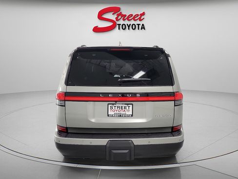 Used 2025 Lexus GX 550 w/ Cold Area Package AWD/4WD image 3