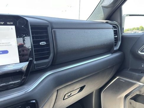 Used 2024 Chevrolet Silverado 1500 High Country w/ Technology Package AWD/4WD image 41