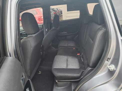 Used 2018 Mitsubishi Outlander SE FWD image 10