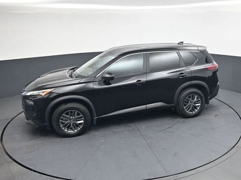 Used 2023 Nissan Rogue S FWD image 34
