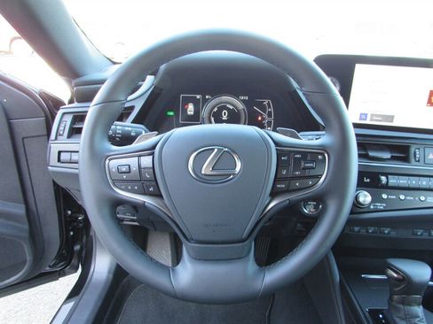 Used 2025 Lexus ES 300h w/ Premium Package image 9