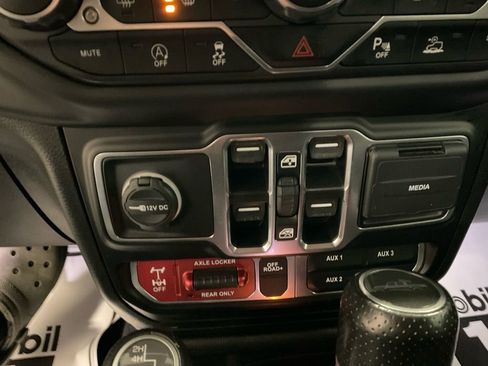 Used 2020 Jeep Gladiator Mojave w/ Dual Top Group image 6