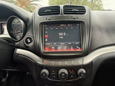 Used 2019 Dodge Journey Crossroad image 25