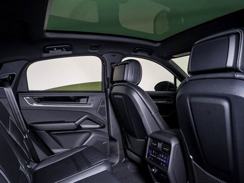 New 2026 Porsche Cayenne S image 16