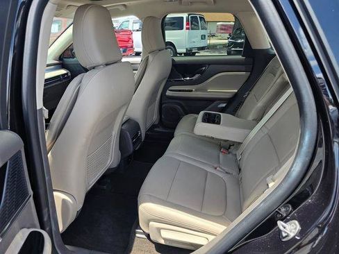 Used 2021 Lincoln Corsair FWD w/ Premium Package image 12