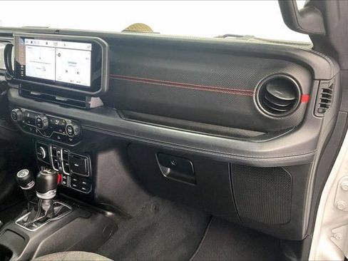 Used 2024 Jeep Wrangler Unlimited Rubicon AWD/4WD image 16