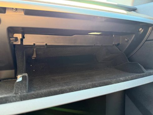 Used 2022 Tesla Model Y Long Range image 27