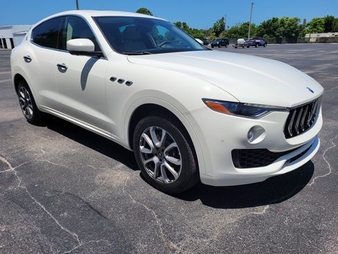 Used 2020 Maserati Levante S AWD/4WD image 3