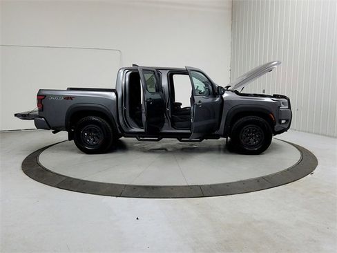 Used 2025 Nissan Frontier PRO-4X image 16