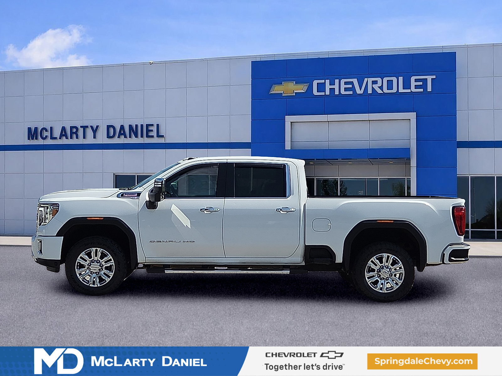 Used 2021 GMC Sierra 2500 Denali w/ Denali Ultimate Package AWD/4WD image 3