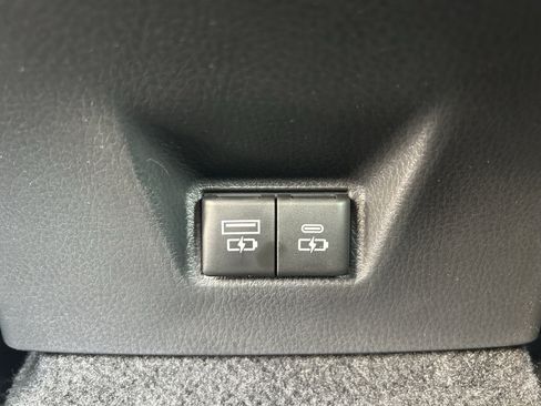 Used 2025 Toyota Camry LE FWD image 20