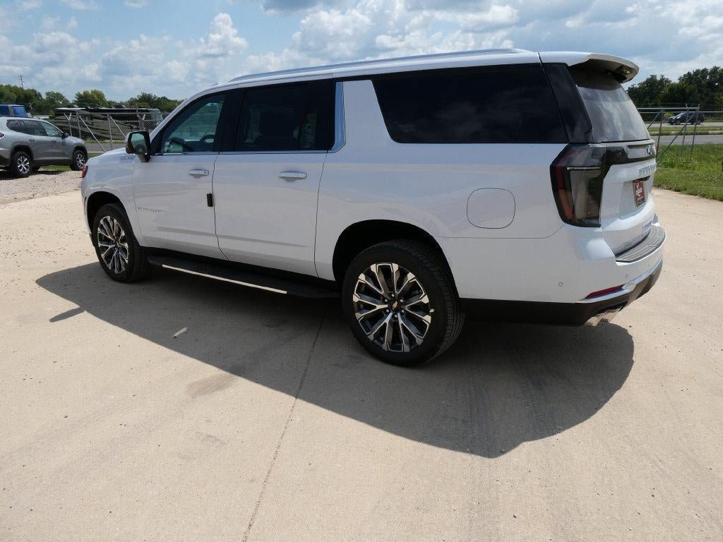 New 2026 Chevrolet Suburban High Country w/ Sun And Tow Package AWD/4WD image 7