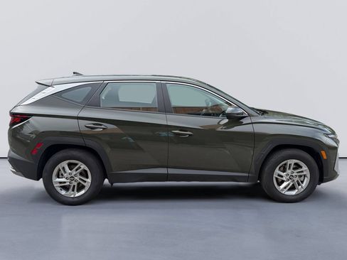 Used 2026 Hyundai Tucson SE FWD image 2