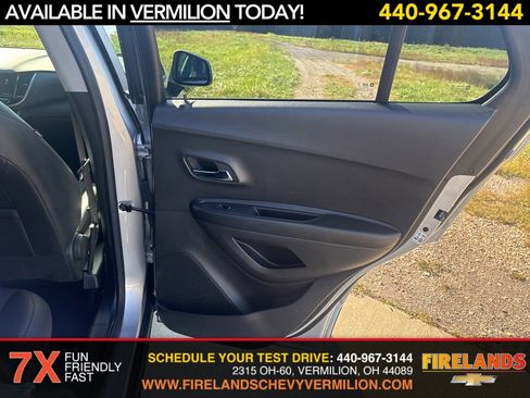 Certified 2022 Chevrolet Trax LT w/ LT Convenience Package image 29