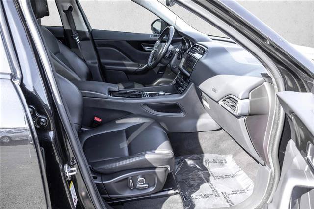 Used 2020 Jaguar F-PACE Premium AWD/4WD image 25