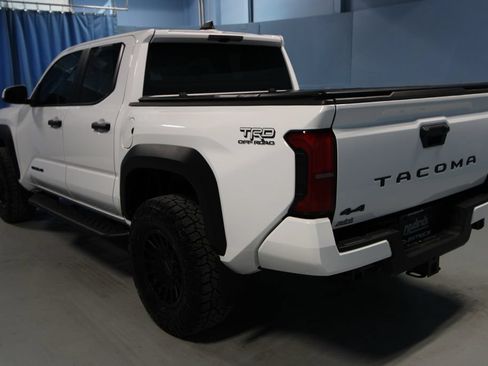 Used 2024 Toyota Tacoma TRD Off-Road AWD/4WD image 30