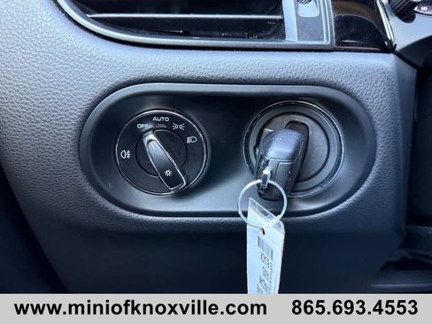 Used 2024 Porsche Macan image 26