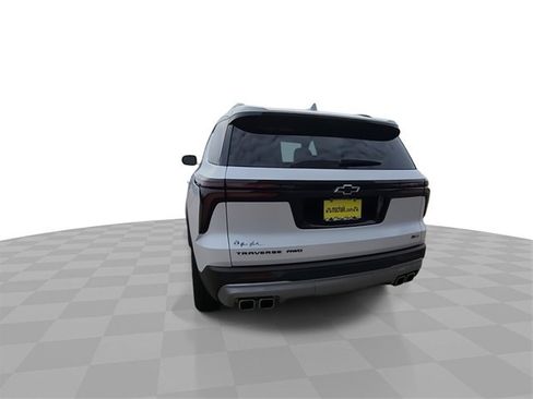 Used 2025 Chevrolet Traverse Z71 w/ Enhanced Driving Package image 7