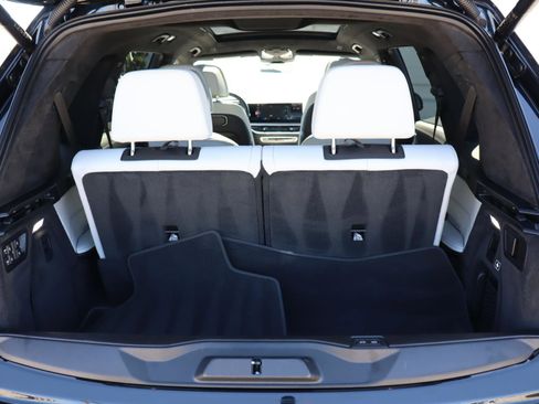 Certified 2023 BMW X7 xDrive40i w/ M Sport Package image 8