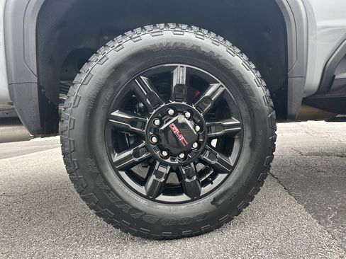 Used 2025 GMC Sierra 2500 AT4 w/ AT4 Premium Plus Package image 18