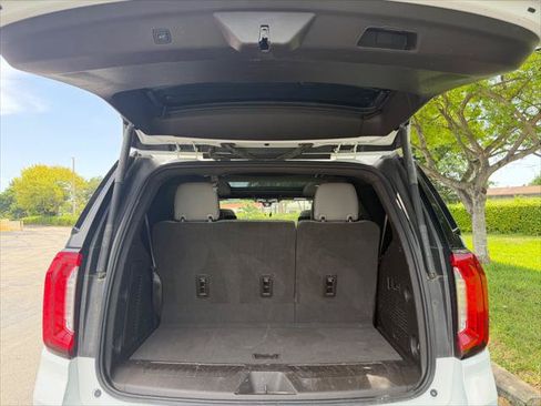 Used 2021 GMC Yukon SLT w/ SLT Premium Package AWD/4WD image 19