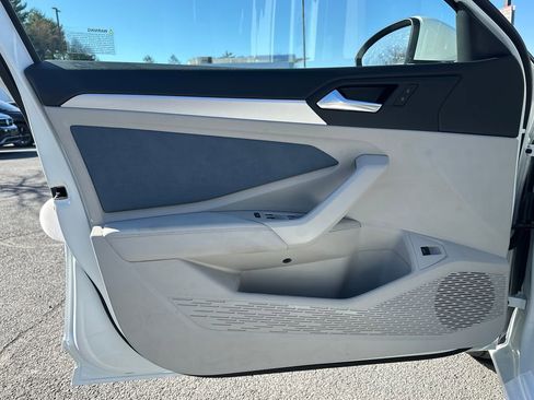 New 2026 Volkswagen Jetta SE FWD image 5