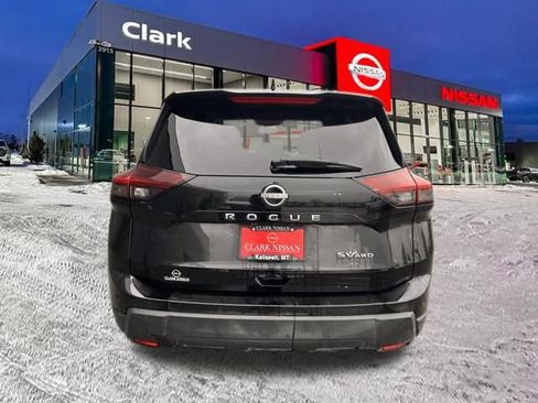 Used 2024 Nissan Rogue SV image 6