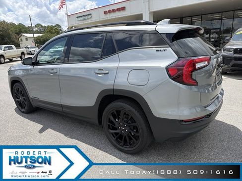 Used 2023 GMC Terrain SLT w/ Elevation Edition FWD image 8