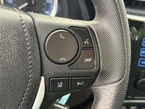Used 2018 Toyota Corolla LE FWD image 22
