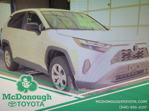 Used 2024 Toyota RAV4 LE image 5
