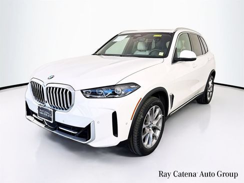 Used 2024 BMW X5 xDrive40i w/ Premium Package AWD/4WD image 3