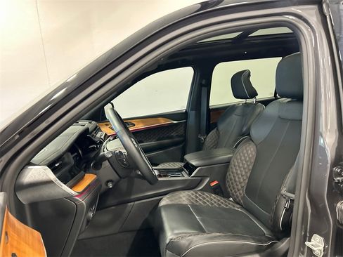 Used 2024 Jeep Grand Cherokee L Summit image 15