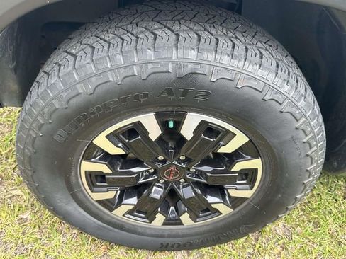Used 2023 Nissan Frontier PRO-4X w/ Pro Convenience Package AWD/4WD image 17