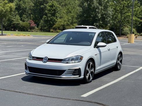 Used 2018 Volkswagen GTI S FWD image 3