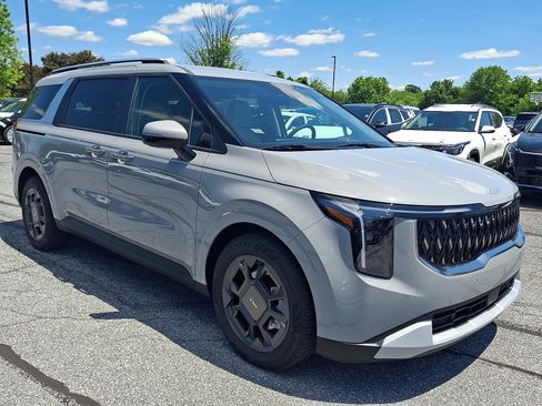 New 2026 Kia Carnival EX FWD image 2
