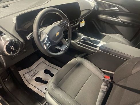 New 2026 Chevrolet Equinox EV LT image 5