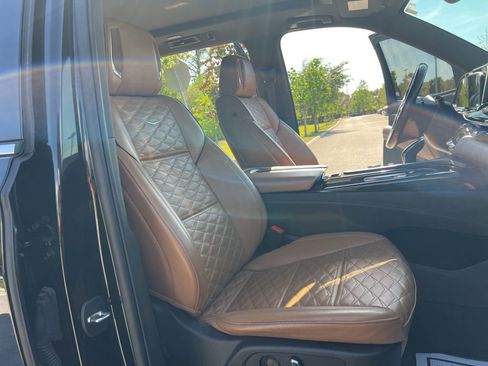Used 2022 Cadillac Escalade Premium Luxury RWD image 57