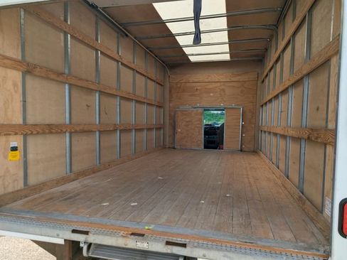 Used 2023 Ford E-450 and Econoline 450 Super Duty RWD image 8