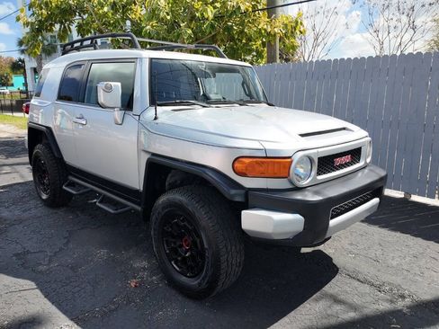 Used 2008 Toyota FJ Cruiser 4WD image 1