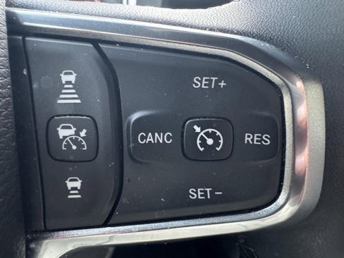 Used 2025 RAM 1500 Laramie image 17