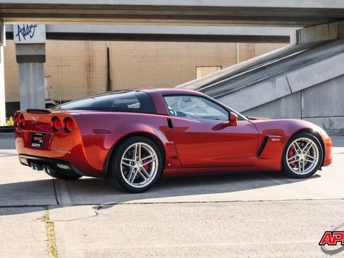 Used 2006 Chevrolet Corvette Z06 w/ Preferred Equipment Group image 40
