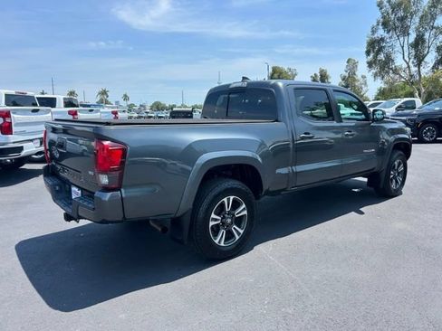 Used 2019 Toyota Tacoma TRD Sport AWD/4WD image 5